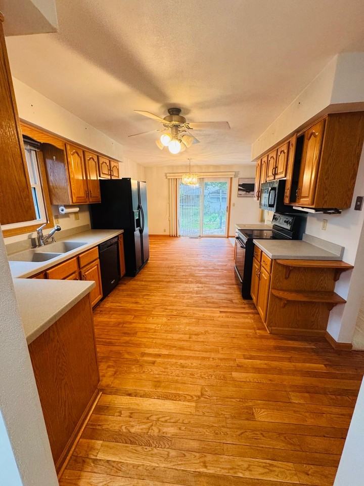 2919 W Rohmann Ave #NA - Photo 4 of 11