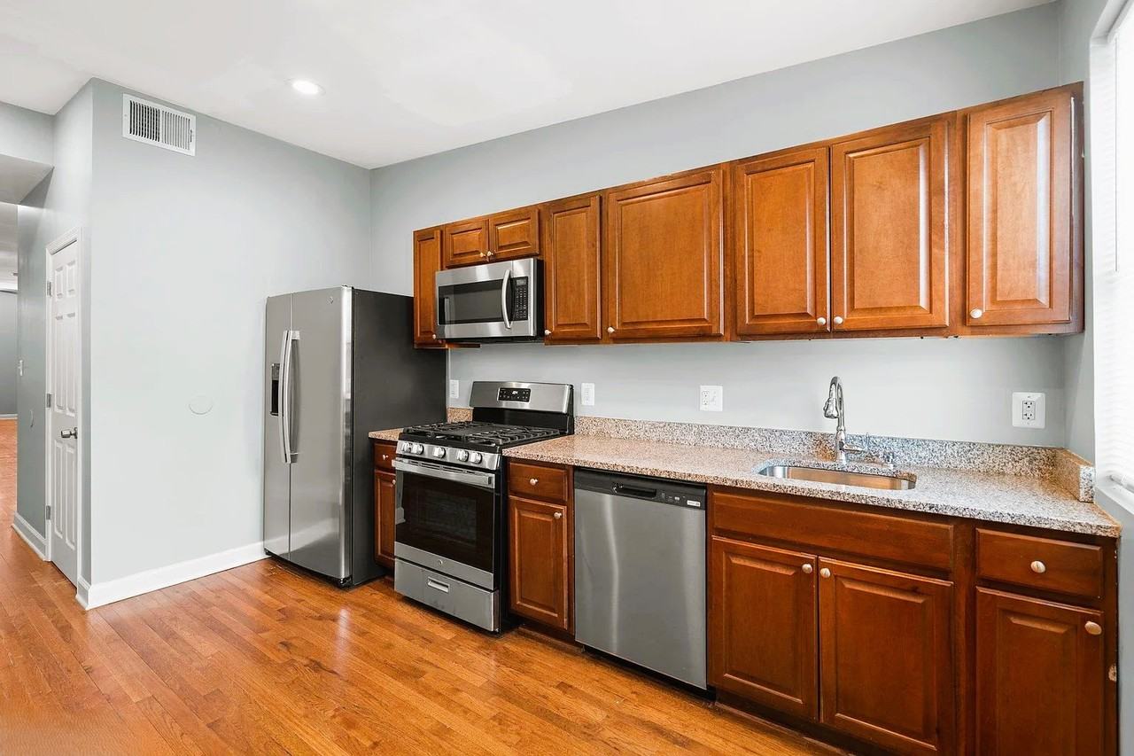 1912 W Baltimore St #2 - Photo 7 of 20