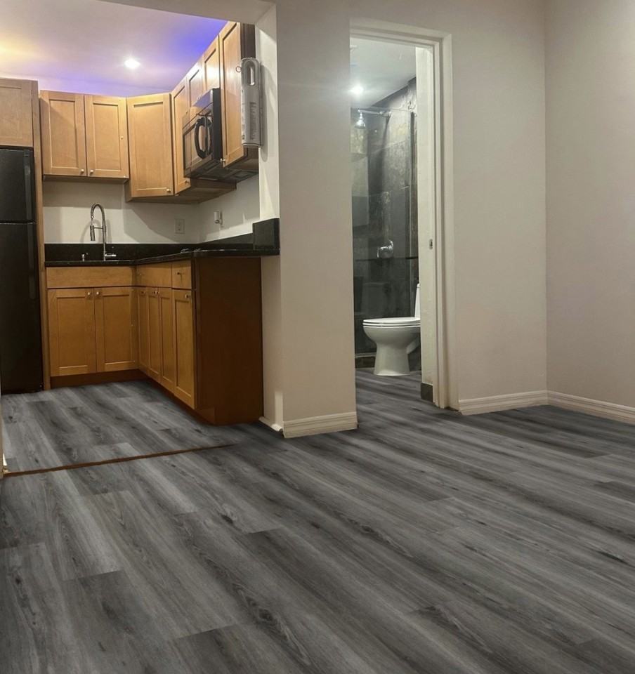 1006 Ne 11th St - Photo 5 of 28