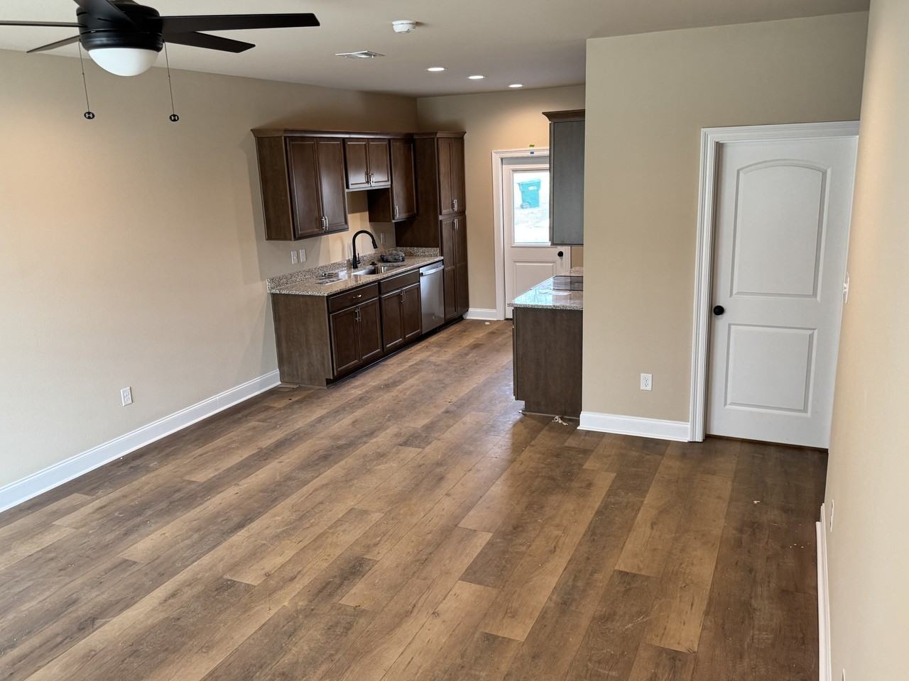 112 Fairlane Dr #8 - Photo 2 of 14