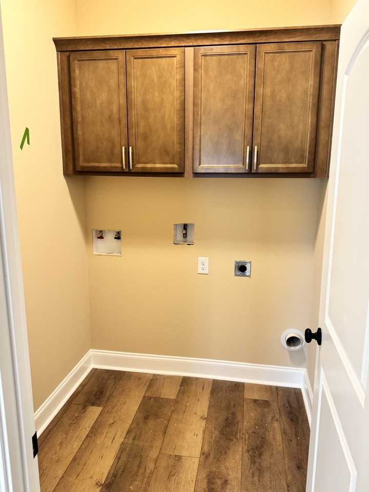 112 Fairlane Dr #8 - Photo 3 of 14