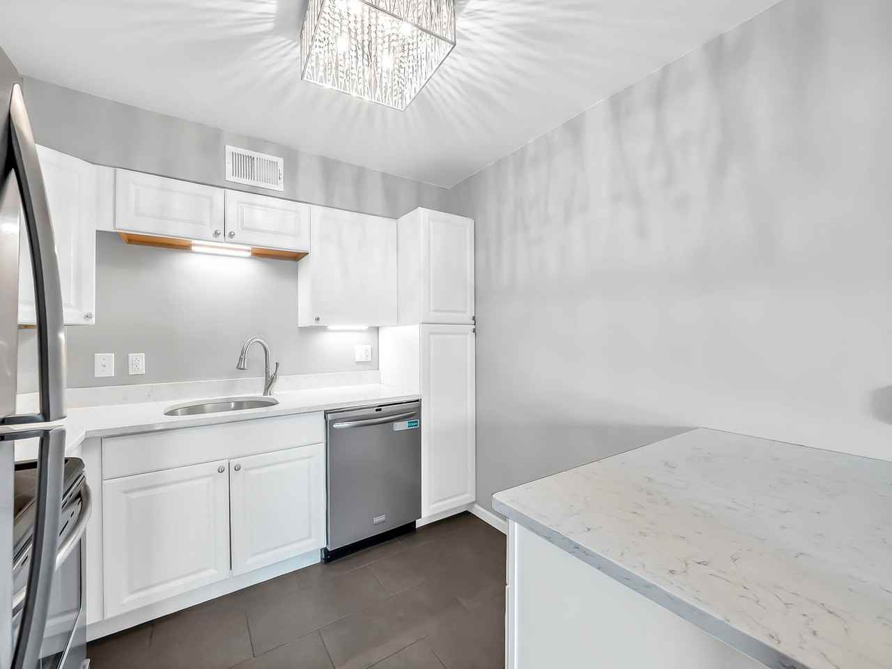 4426 Jarboe St #5 - Photo 7 of 18