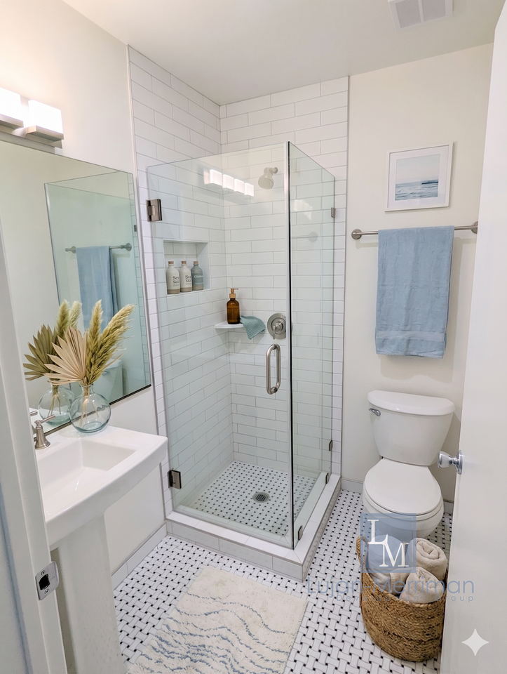 219 Loma Avenue #8 - Photo 3 of 5