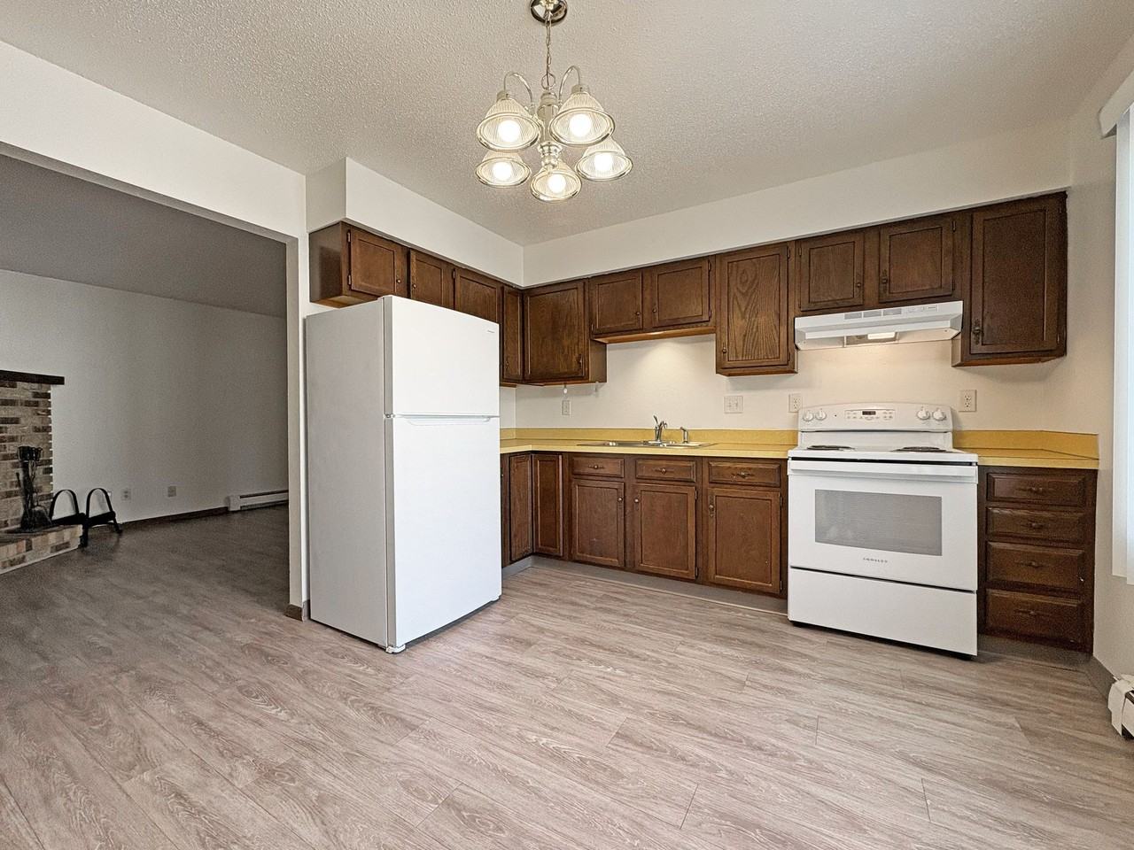 Condo Style 2 bedroom Apartment in SE Minot - Photo 2 of 10
