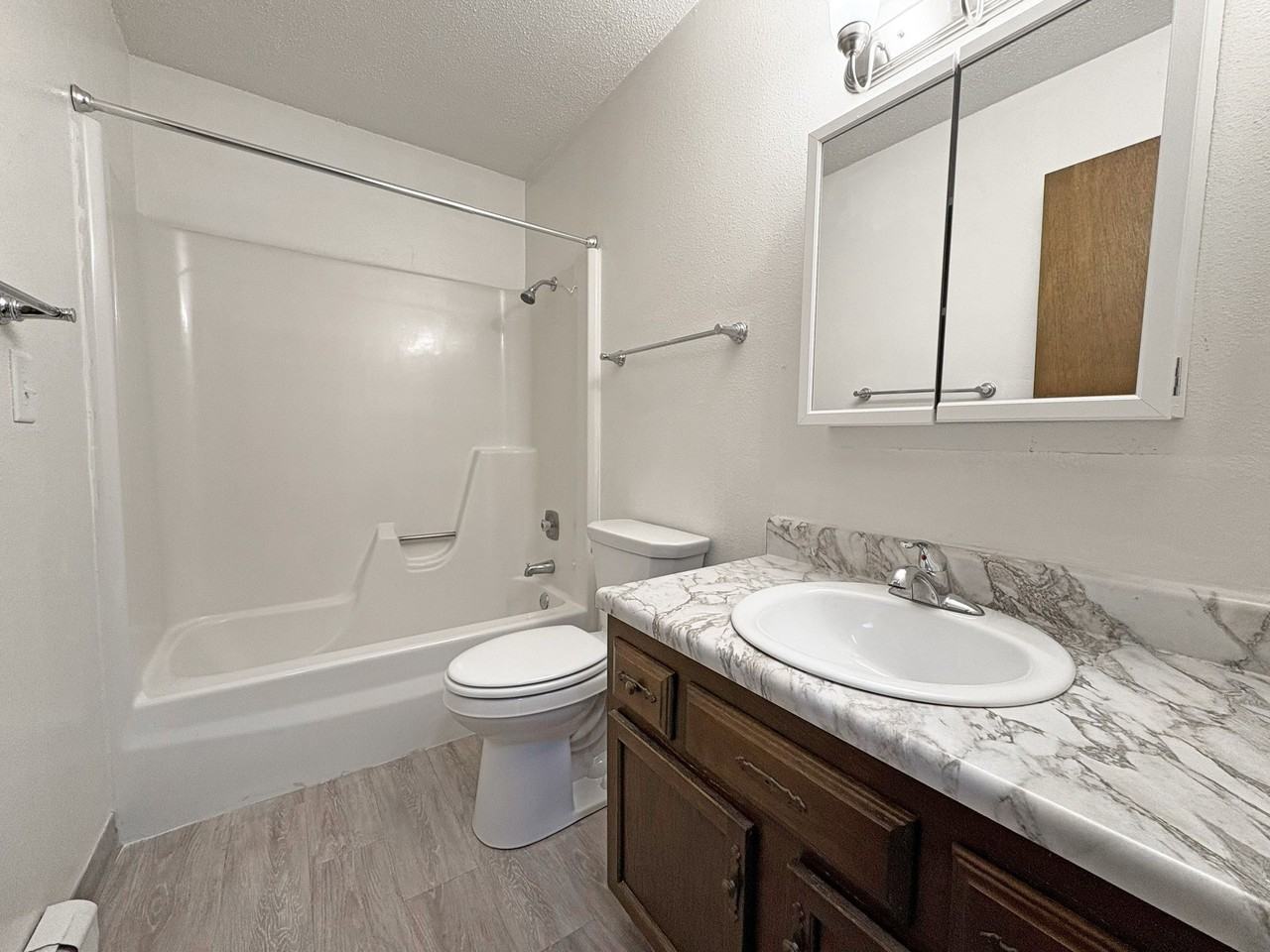 Condo Style 2 bedroom Apartment in SE Minot - Photo 5 of 10