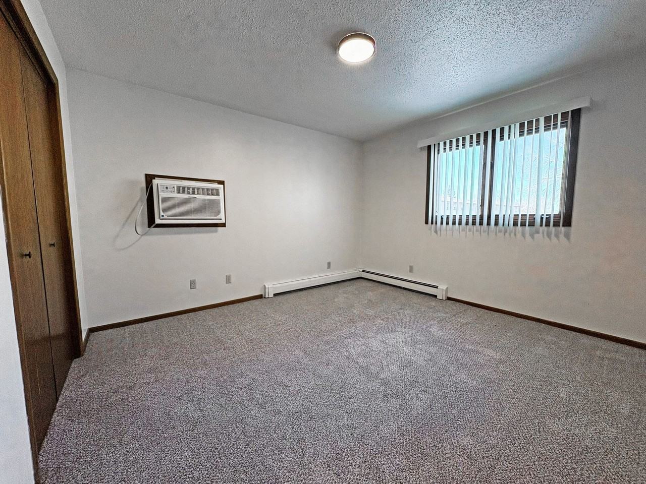 Condo Style 2 bedroom Apartment in SE Minot - Photo 7 of 10