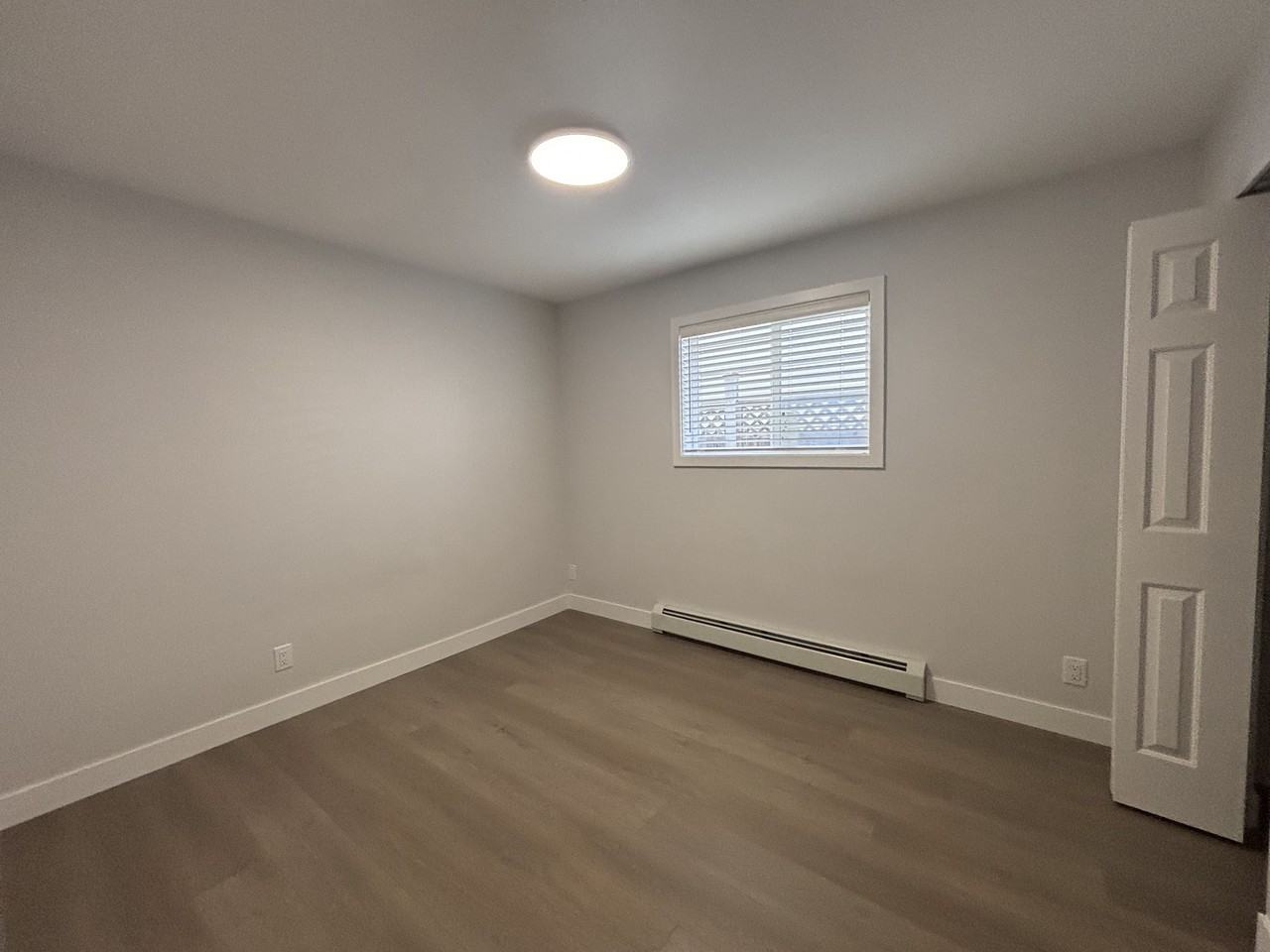 4371 William Street - Photo 5 of 8