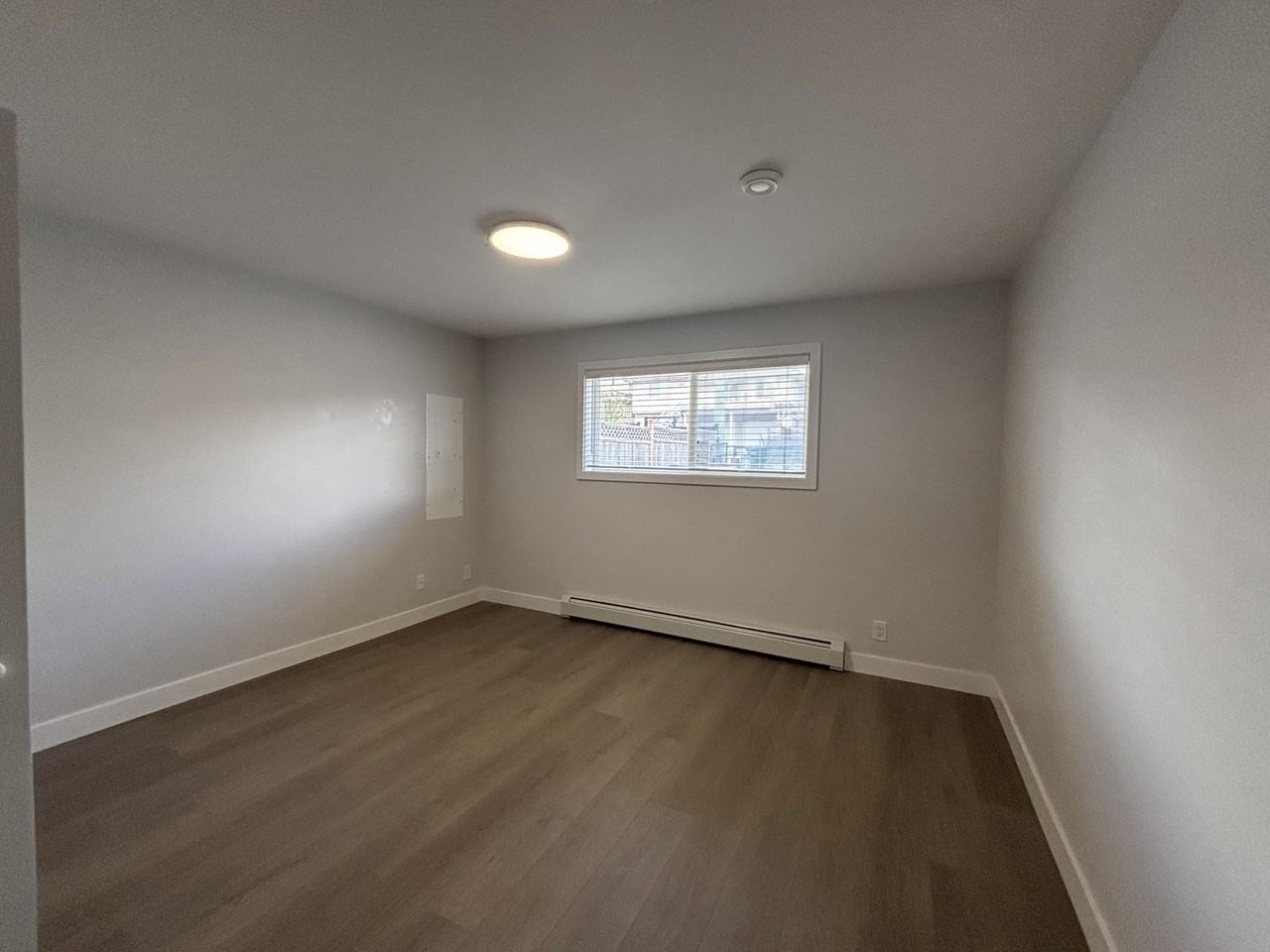 4371 William Street - Photo 6 of 8