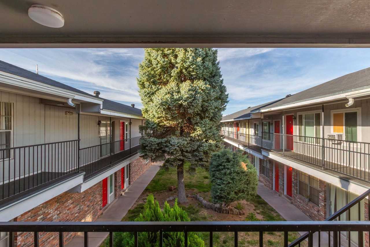 Continental Arms Apartments: Charming Gated Community - Photo 4 of 50