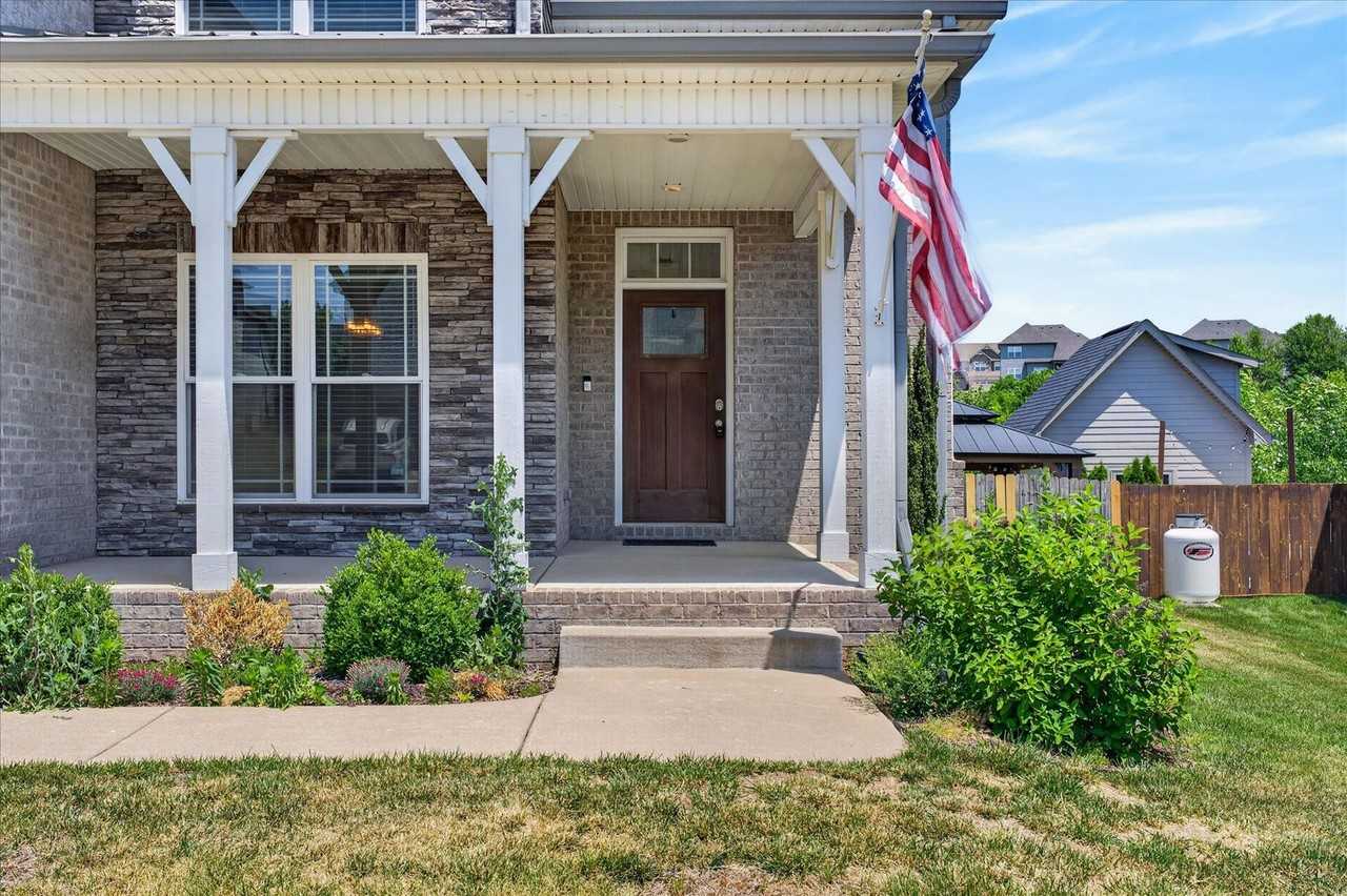 325 Piedmont Pl #325 - Photo 3 of 44