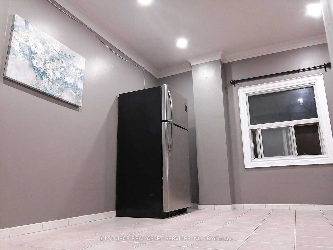 574 Dovercourt Road #Main - Photo 5 of 16