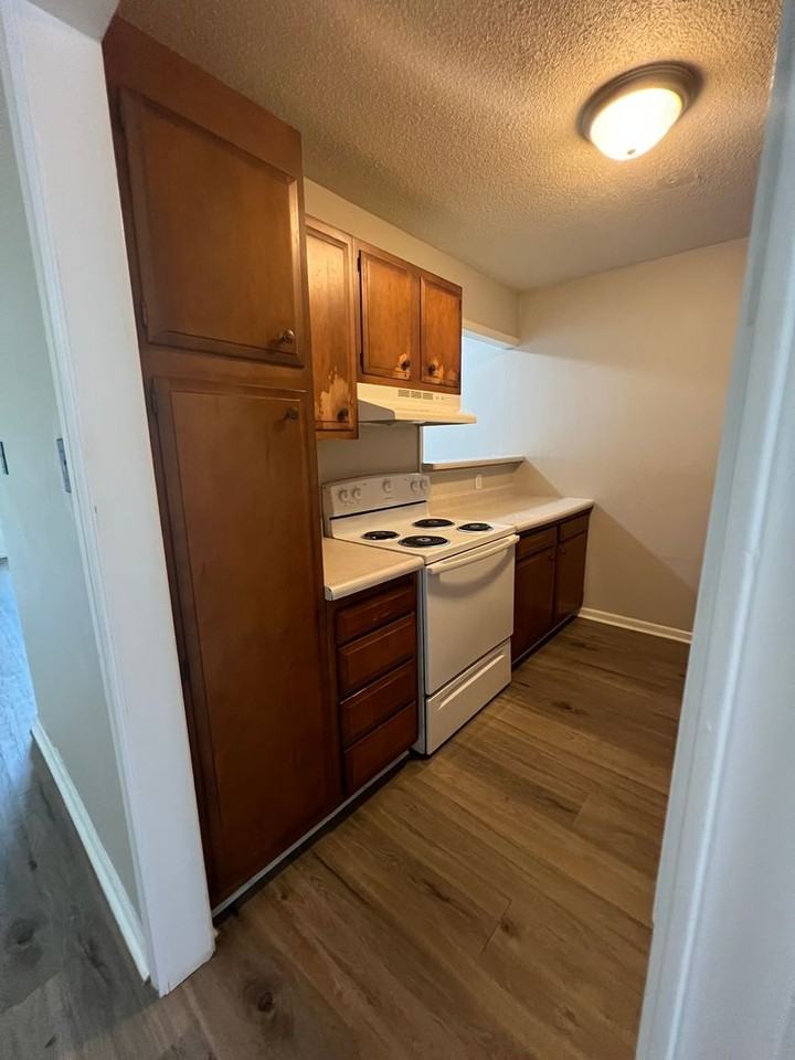 1602 Moss St #2 - Photo 4 of 8