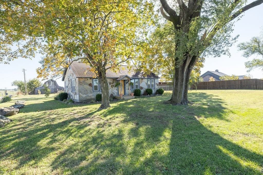 1227 W 1st Ave - Photo 2 of 16