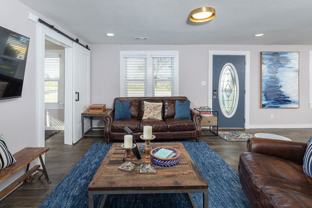 1227 W 1st Ave - Photo 4 of 16
