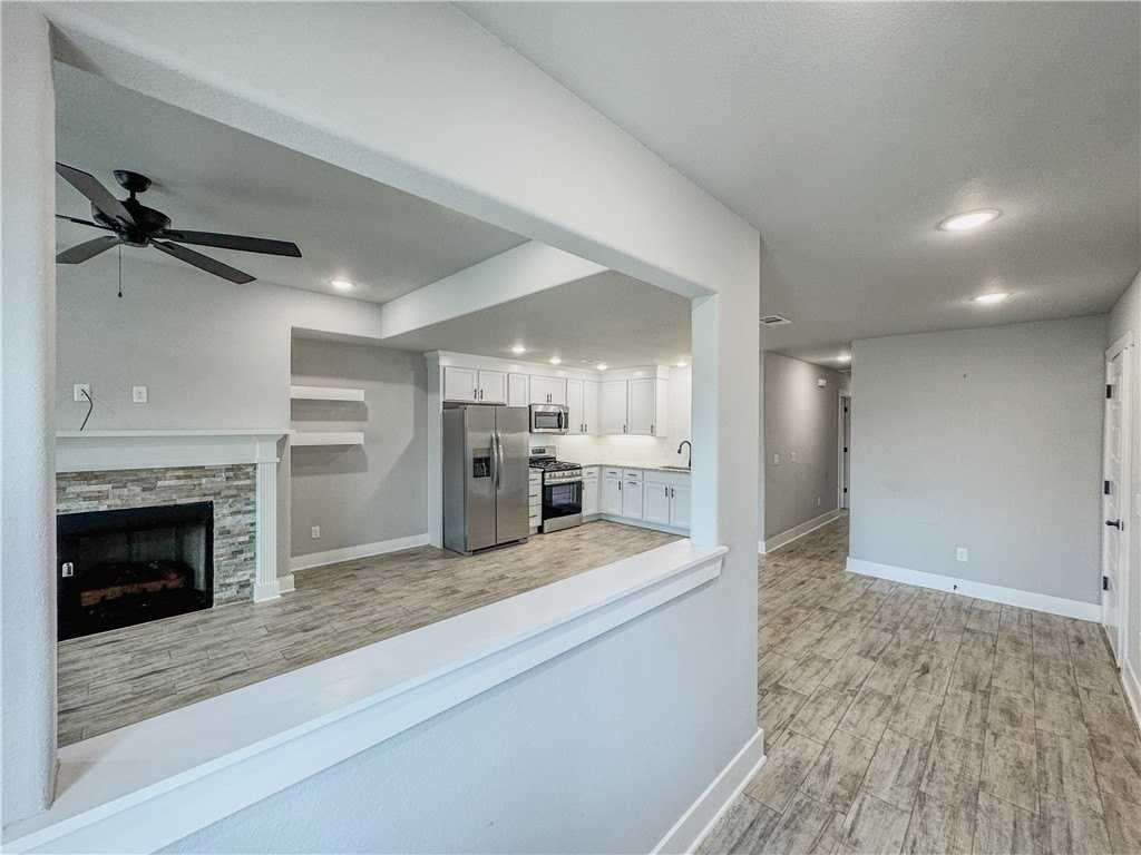 4302 Sw Pawhuska St - Photo 2 of 23