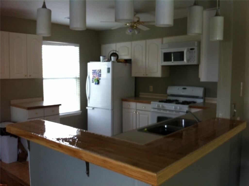 4033 N Cambray Dr - Photo 3 of 6