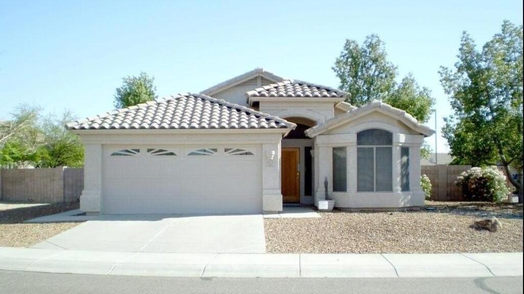 2429 E Patrick Ln