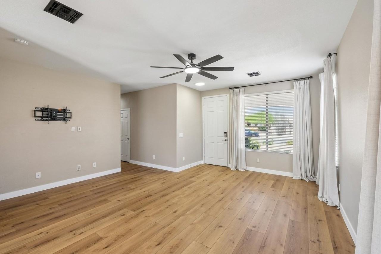 18381 W Mcneil St - Photo 3 of 50