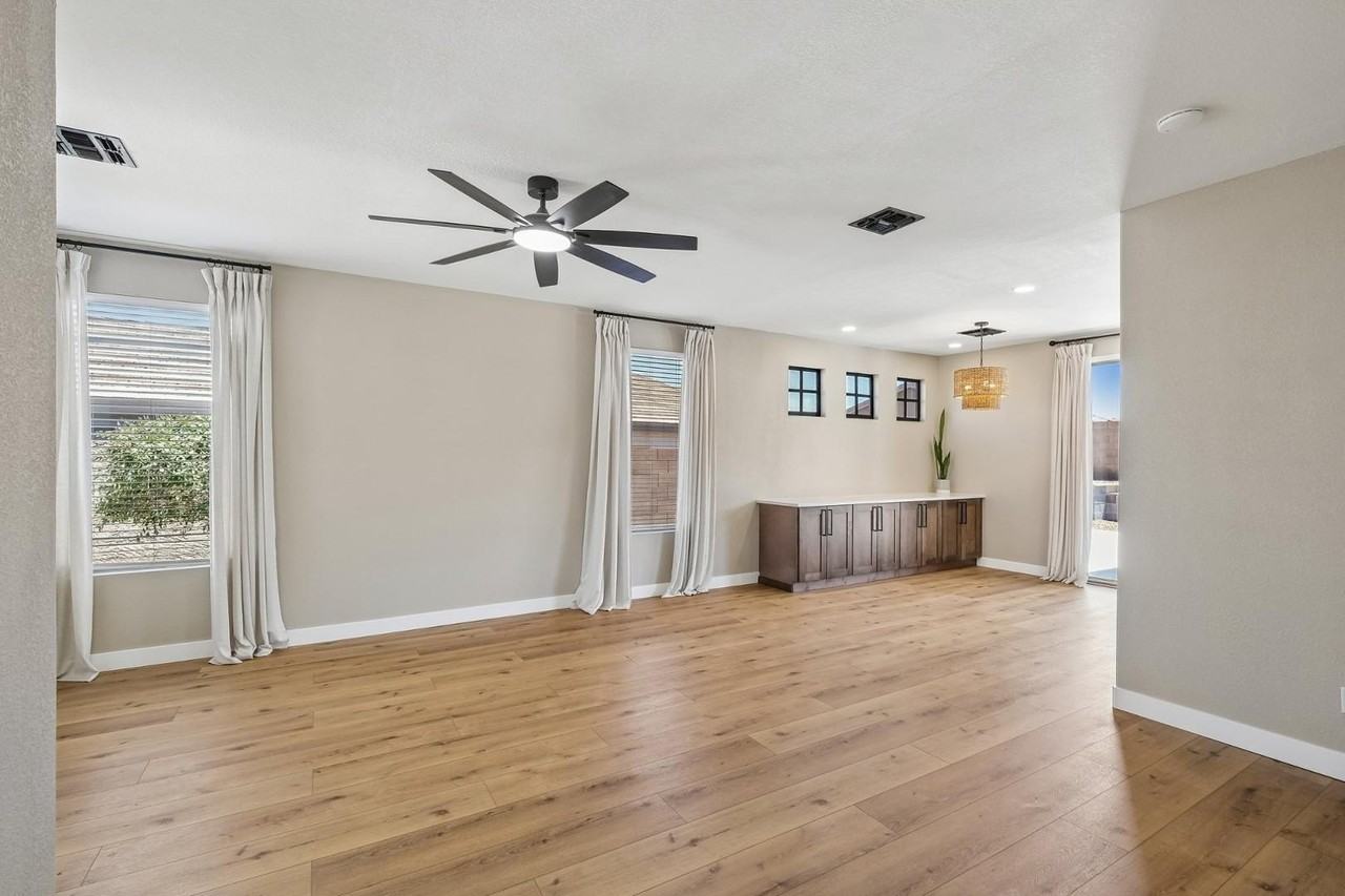 18381 W Mcneil St - Photo 4 of 50