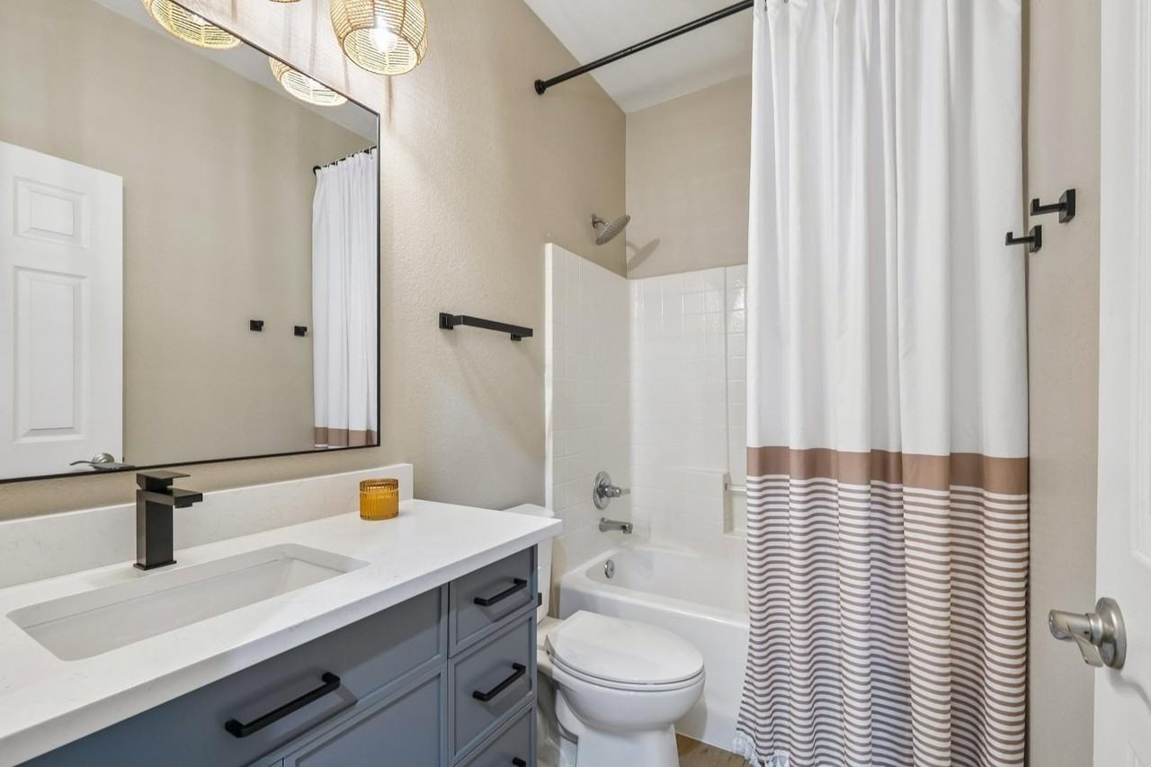 18381 W Mcneil St - Photo 6 of 50
