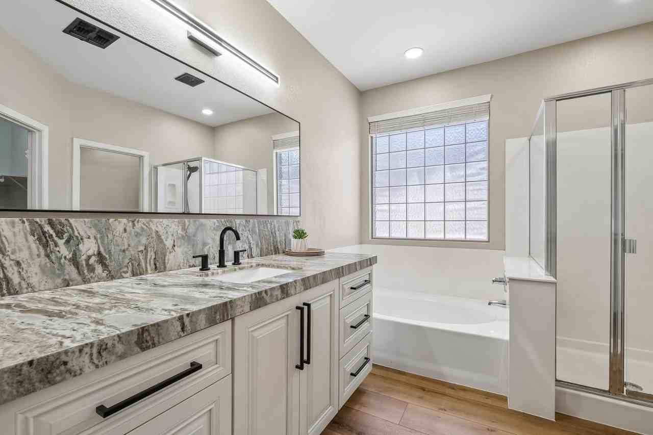 18381 W Mcneil St - Photo 5 of 50