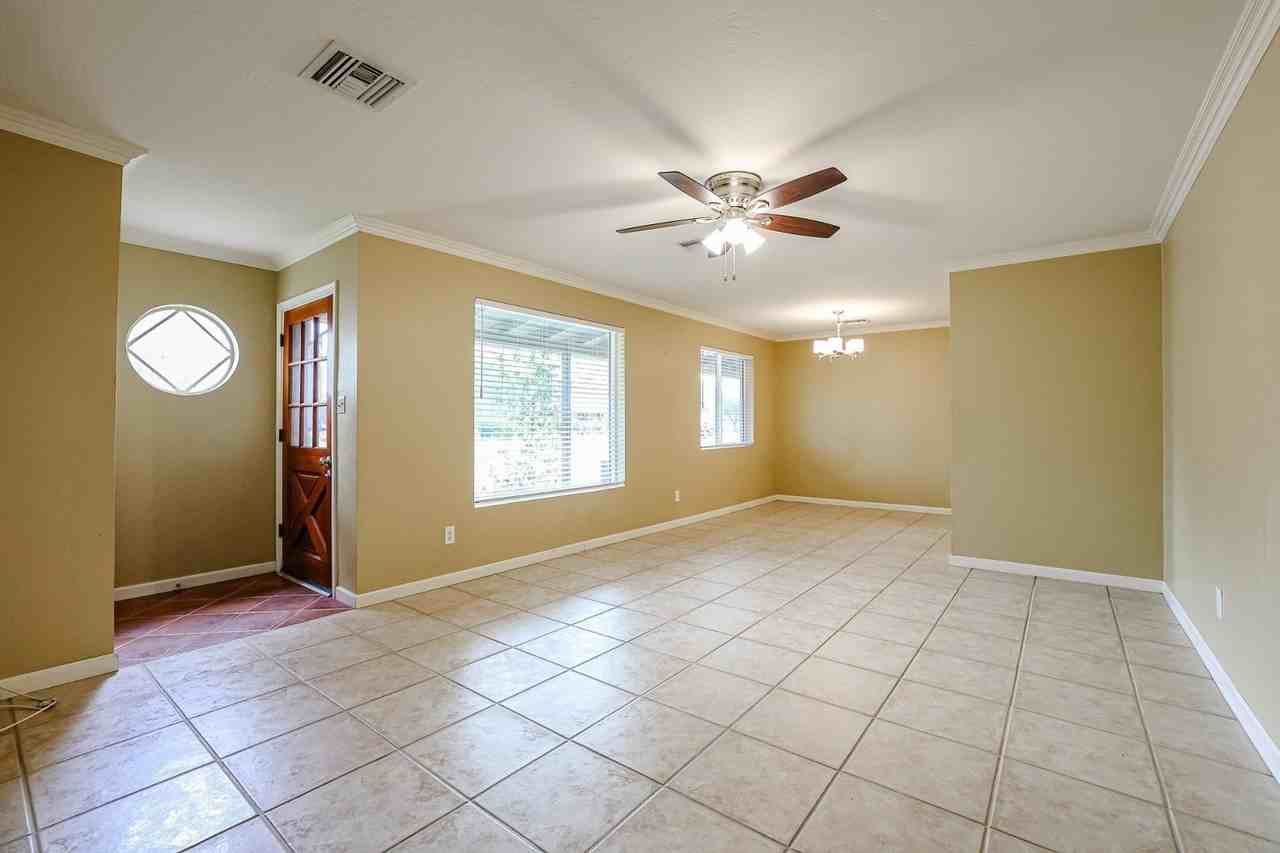 1005 E Cavalier Dr - Photo 2 of 28