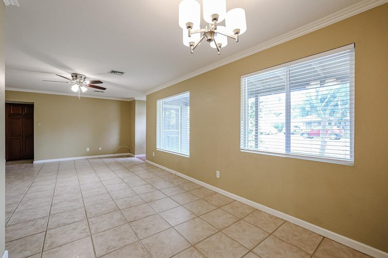 1005 E Cavalier Dr - Photo 3 of 28