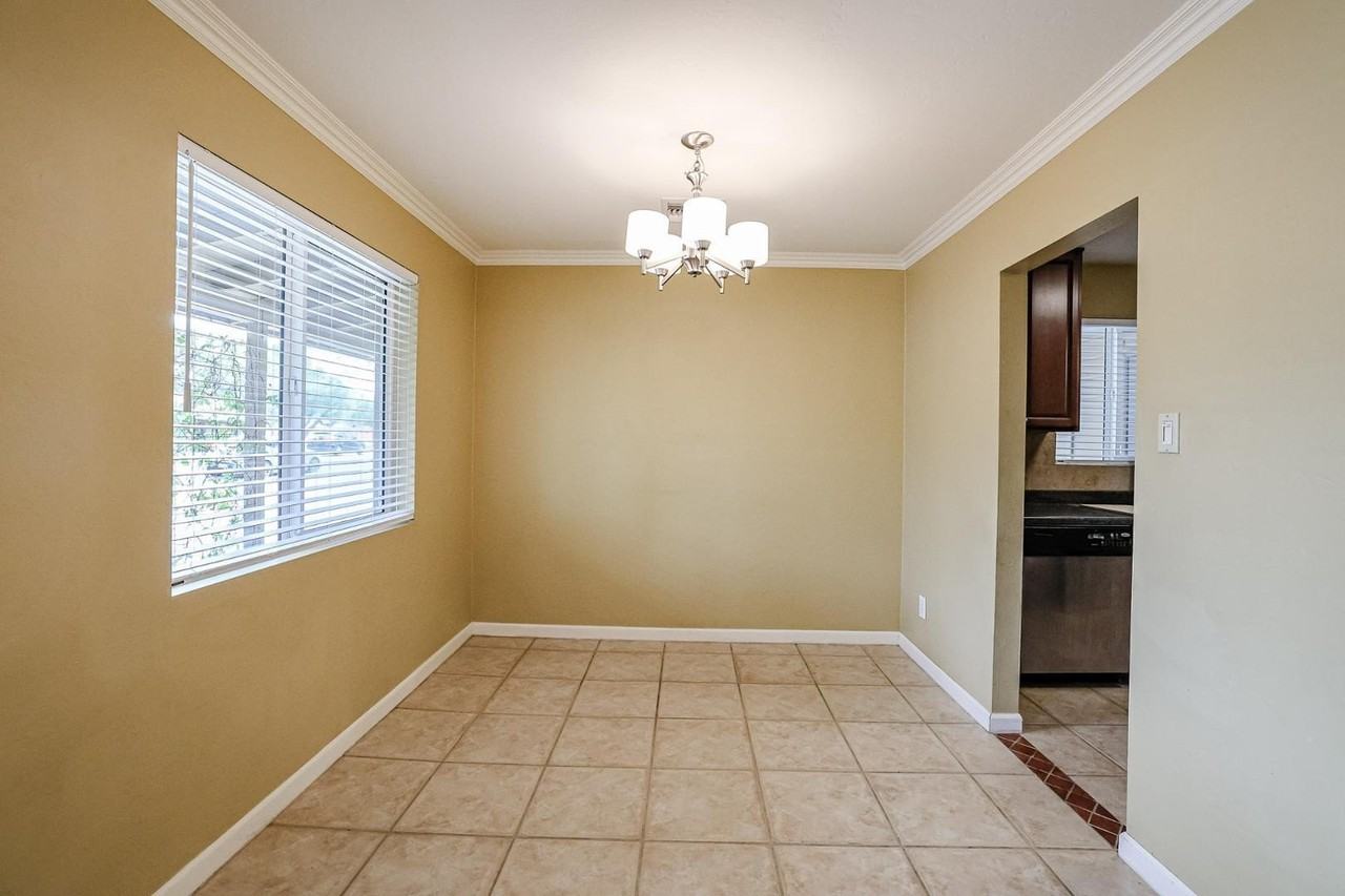 1005 E Cavalier Dr - Photo 5 of 28