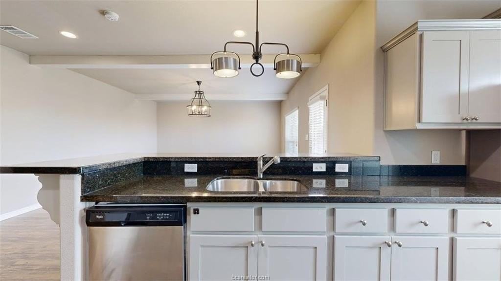 3519 Summerway Dr - Photo 6 of 43