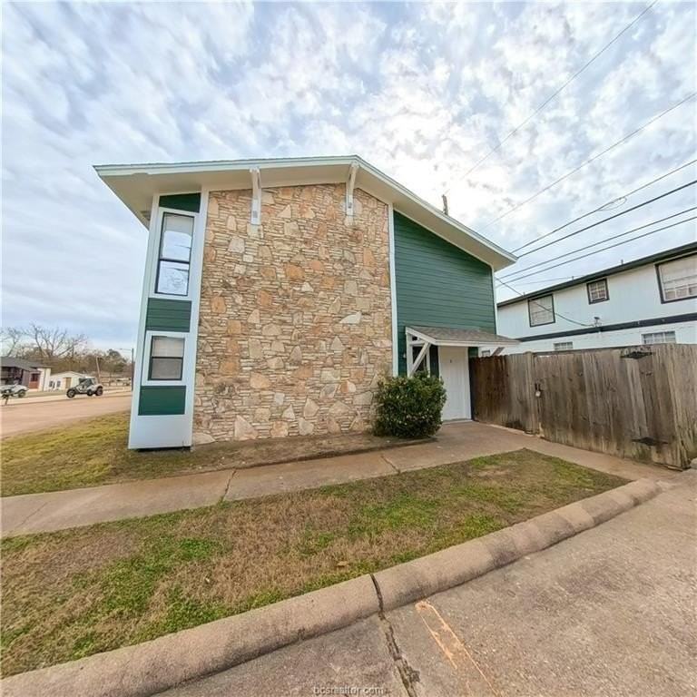2406 Toro Ln #D - Photo 2 of 13
