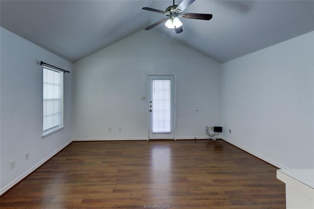 914 Sun Meadow St - Photo 5 of 20