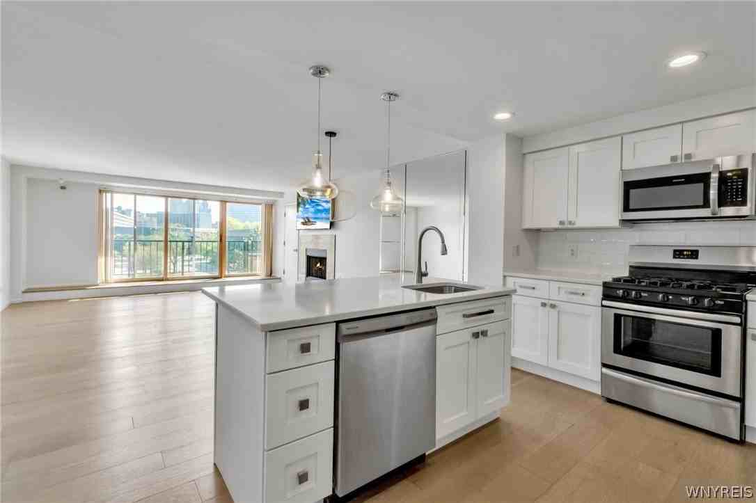 40 Waterfront Cir #306 - Photo 6 of 20