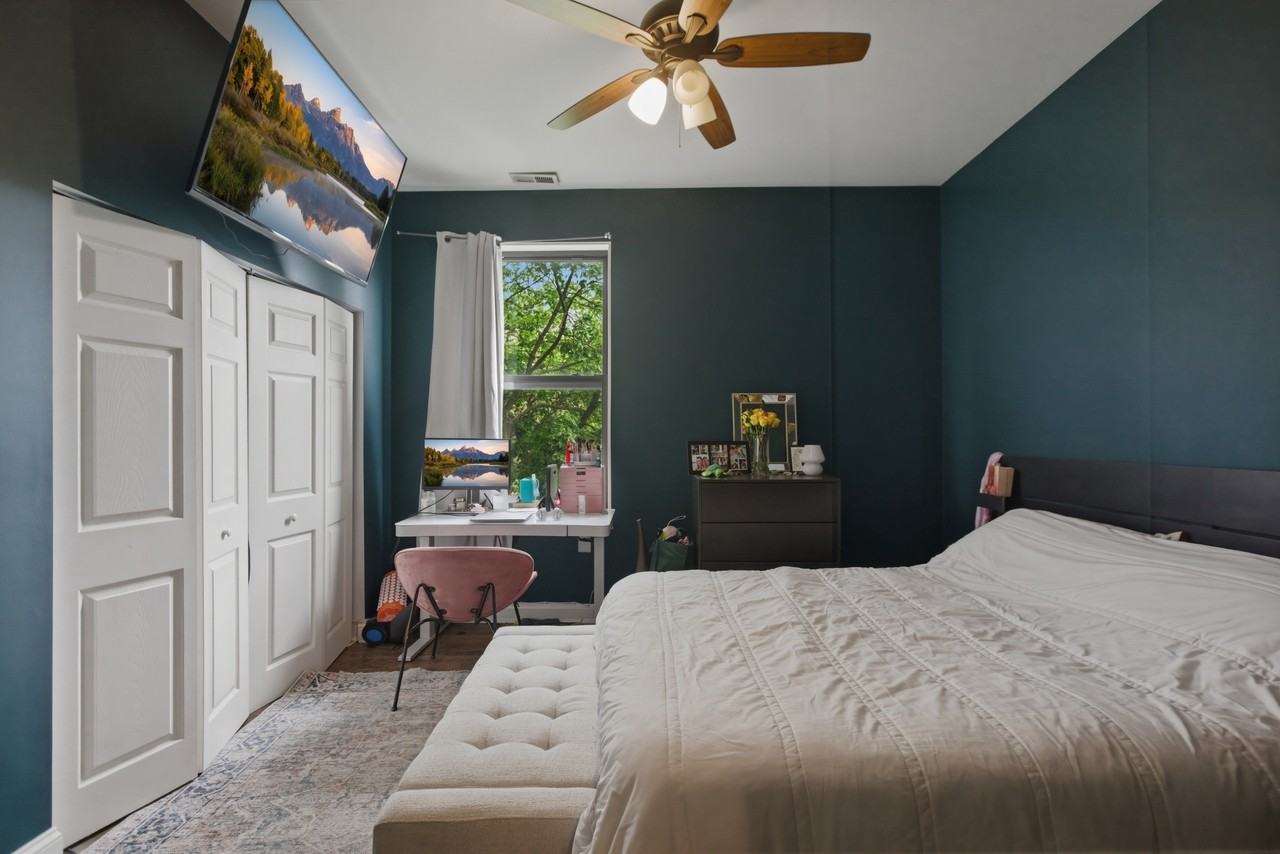 3142 W George #C2 - Photo 6 of 11