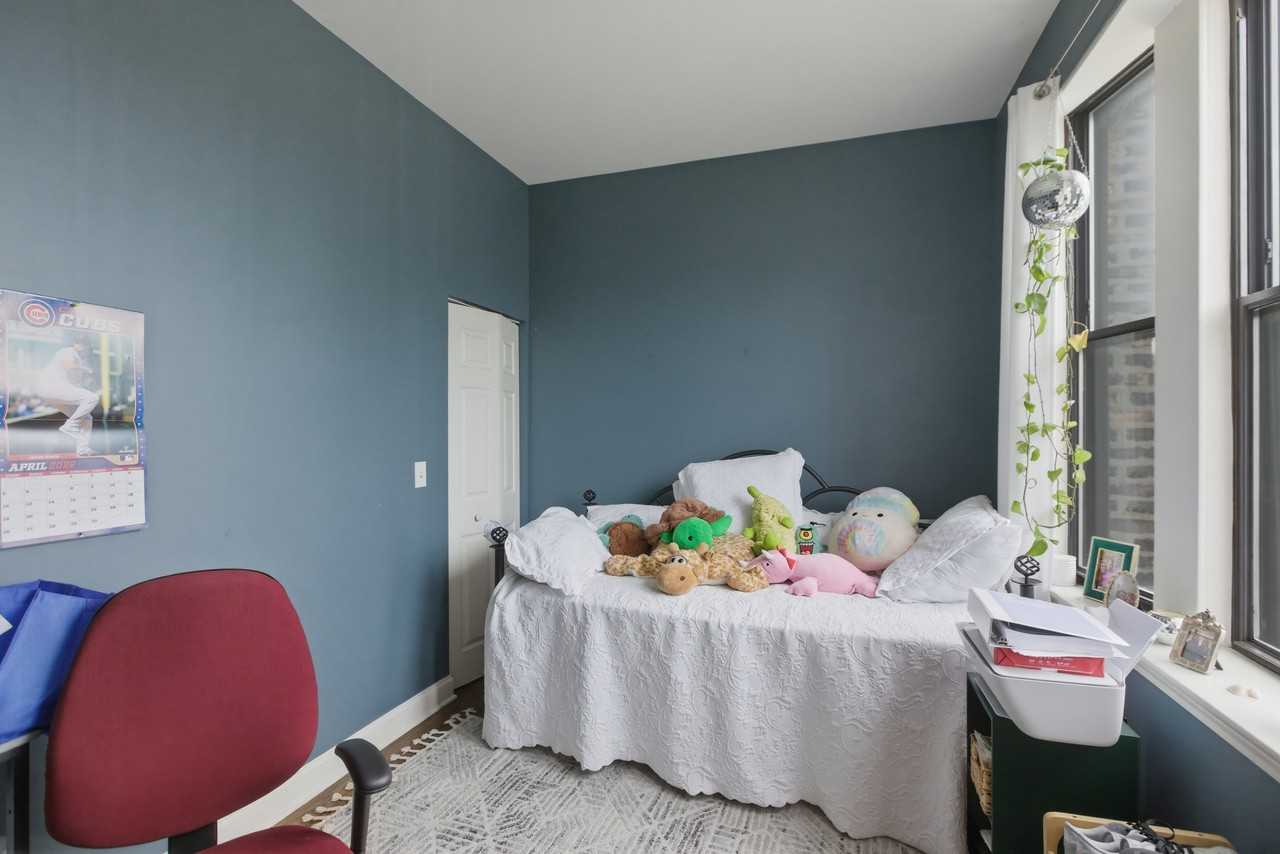 3142 W George #C2 - Photo 7 of 11