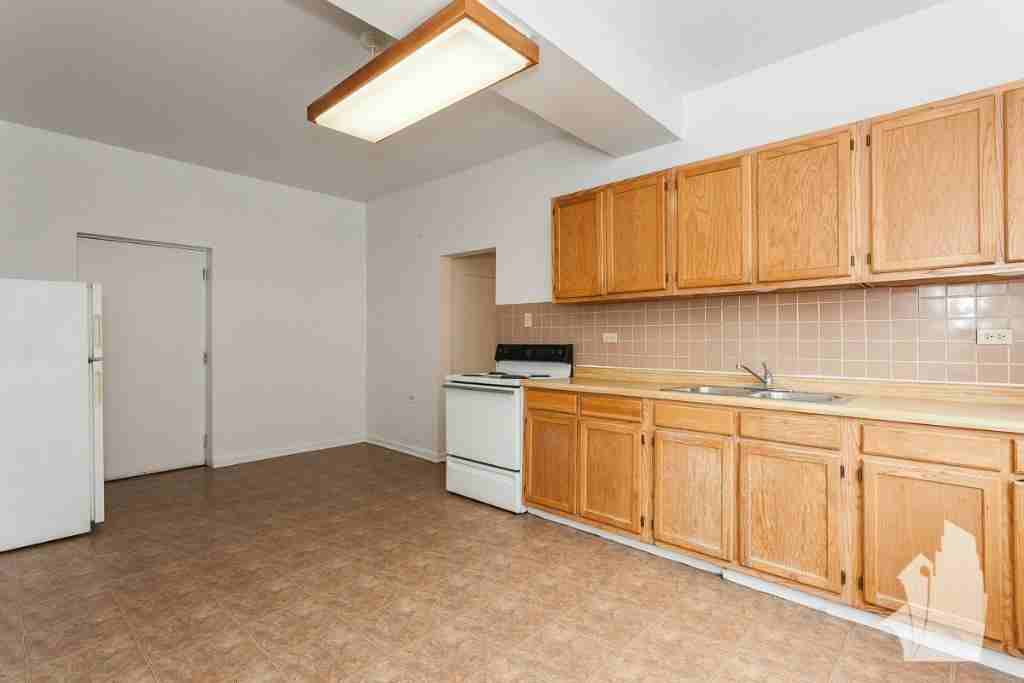 2319 N Kedzie Blvd #2319-1R - Photo 6 of 11