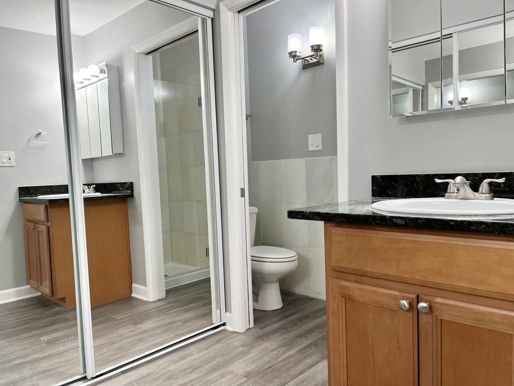 5202 Washington St #301 - Photo 2 of 8