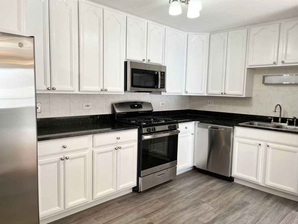 5202 Washington St #301 - Photo 5 of 8