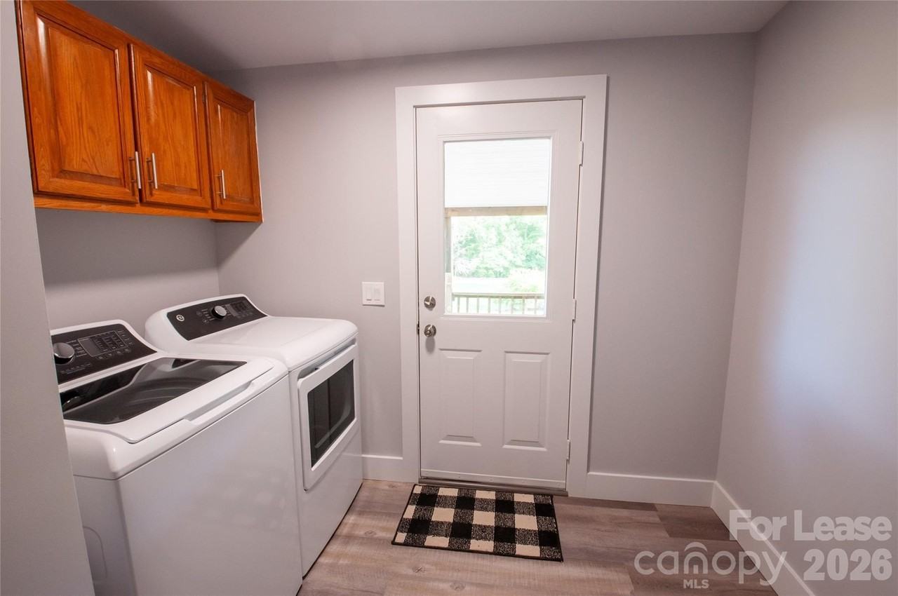 151 Scotsman Dr - Photo 5 of 13