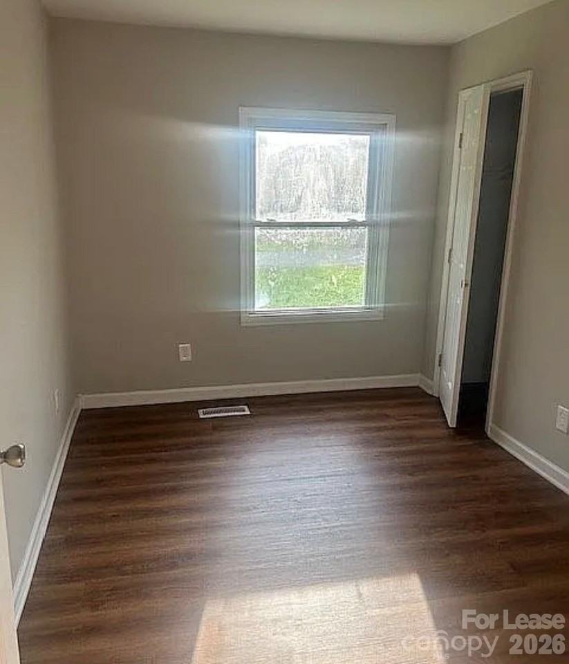 740 Log Cabin Dr - Photo 4 of 24