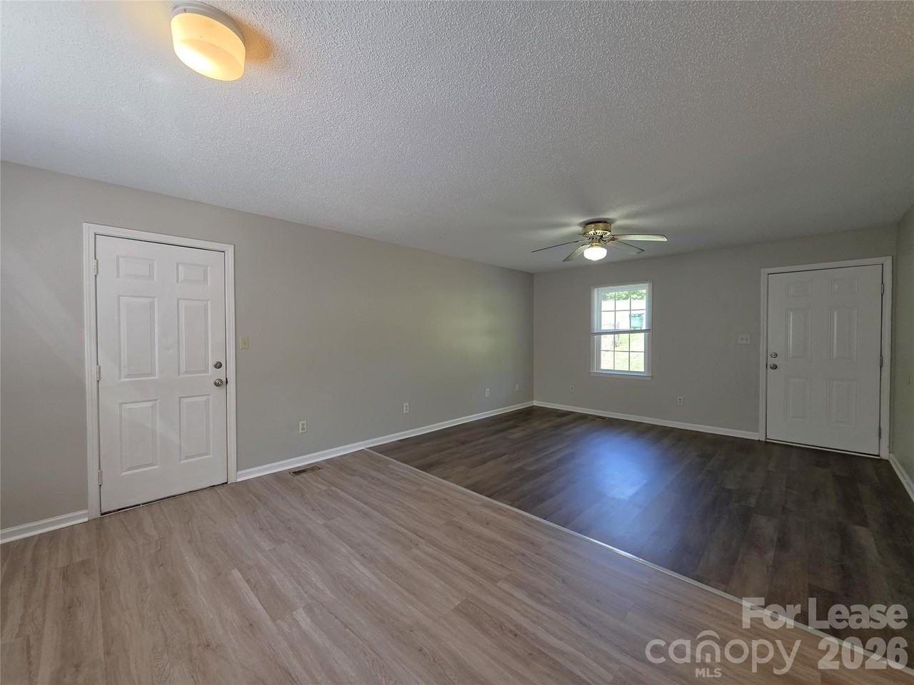405 S Pinchback Ave - Photo 2 of 14