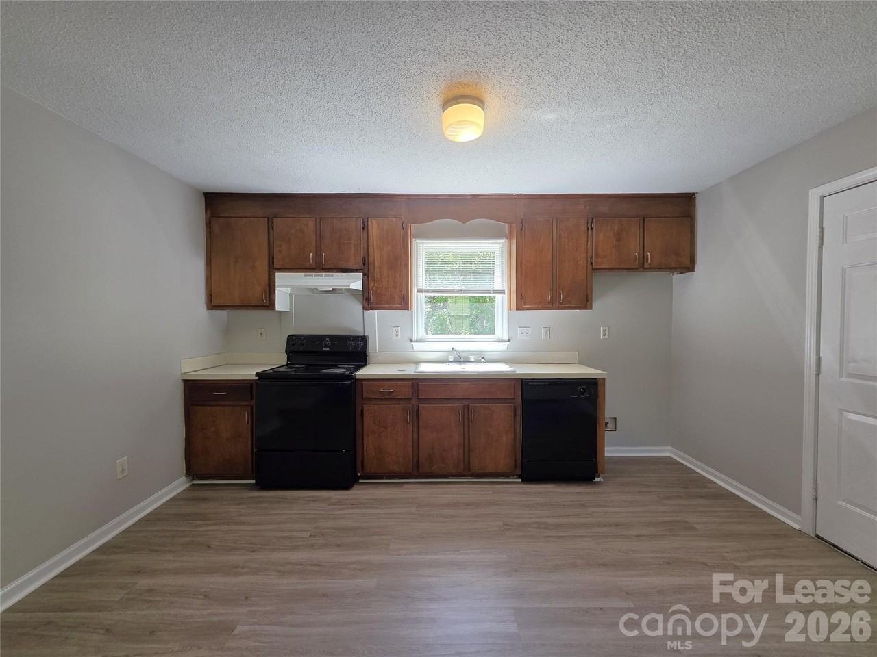 405 S Pinchback Ave - Photo 4 of 14