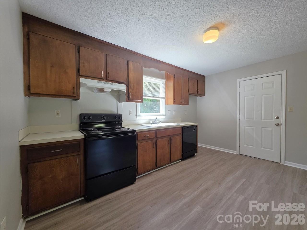 405 S Pinchback Ave - Photo 5 of 14