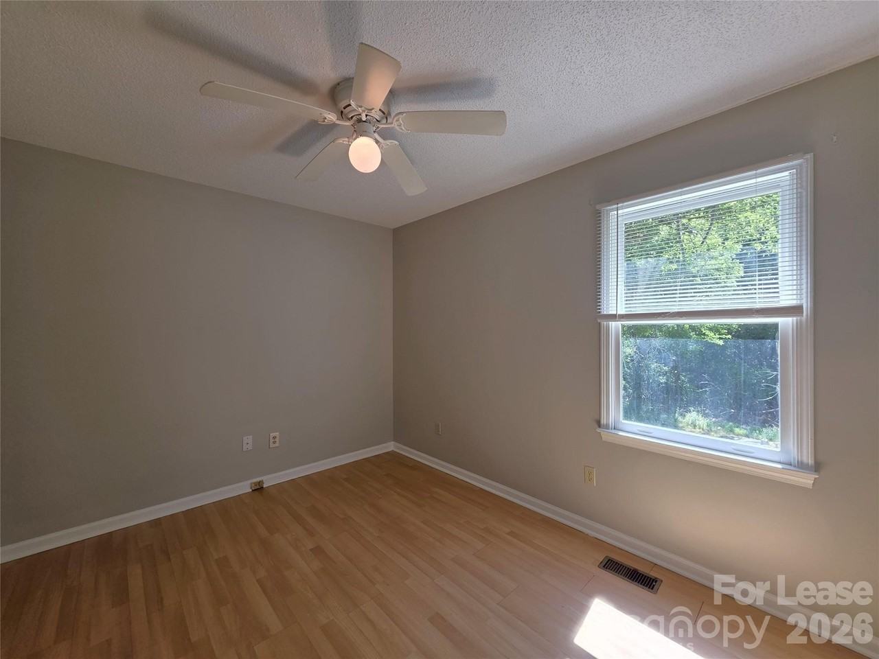 405 S Pinchback Ave - Photo 7 of 14