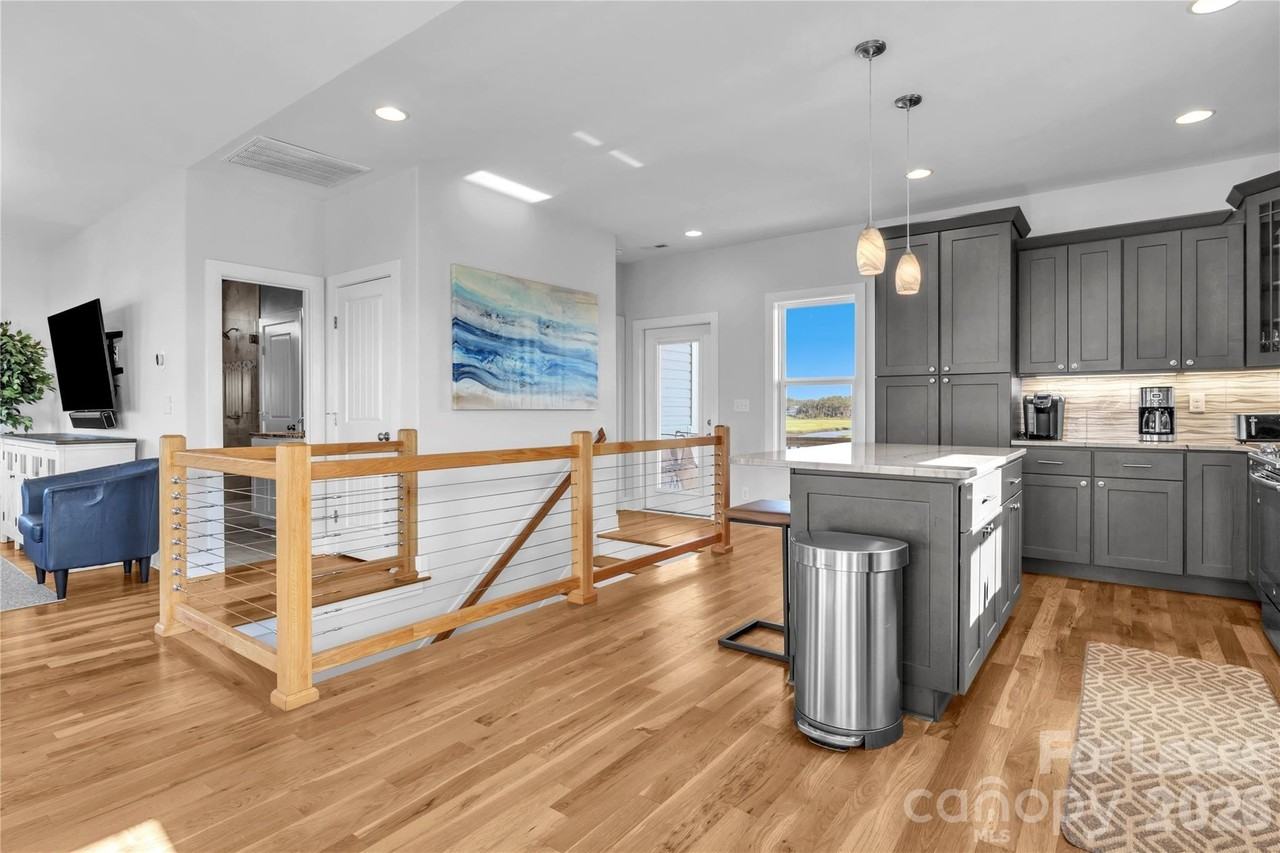 1708 W Dolphin Dr - Photo 6 of 32