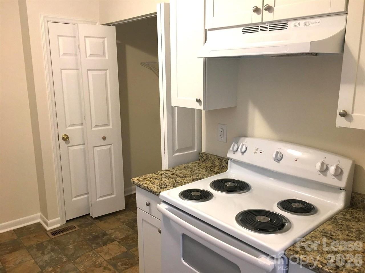 11304 E W T Harris Blvd - Photo 5 of 13