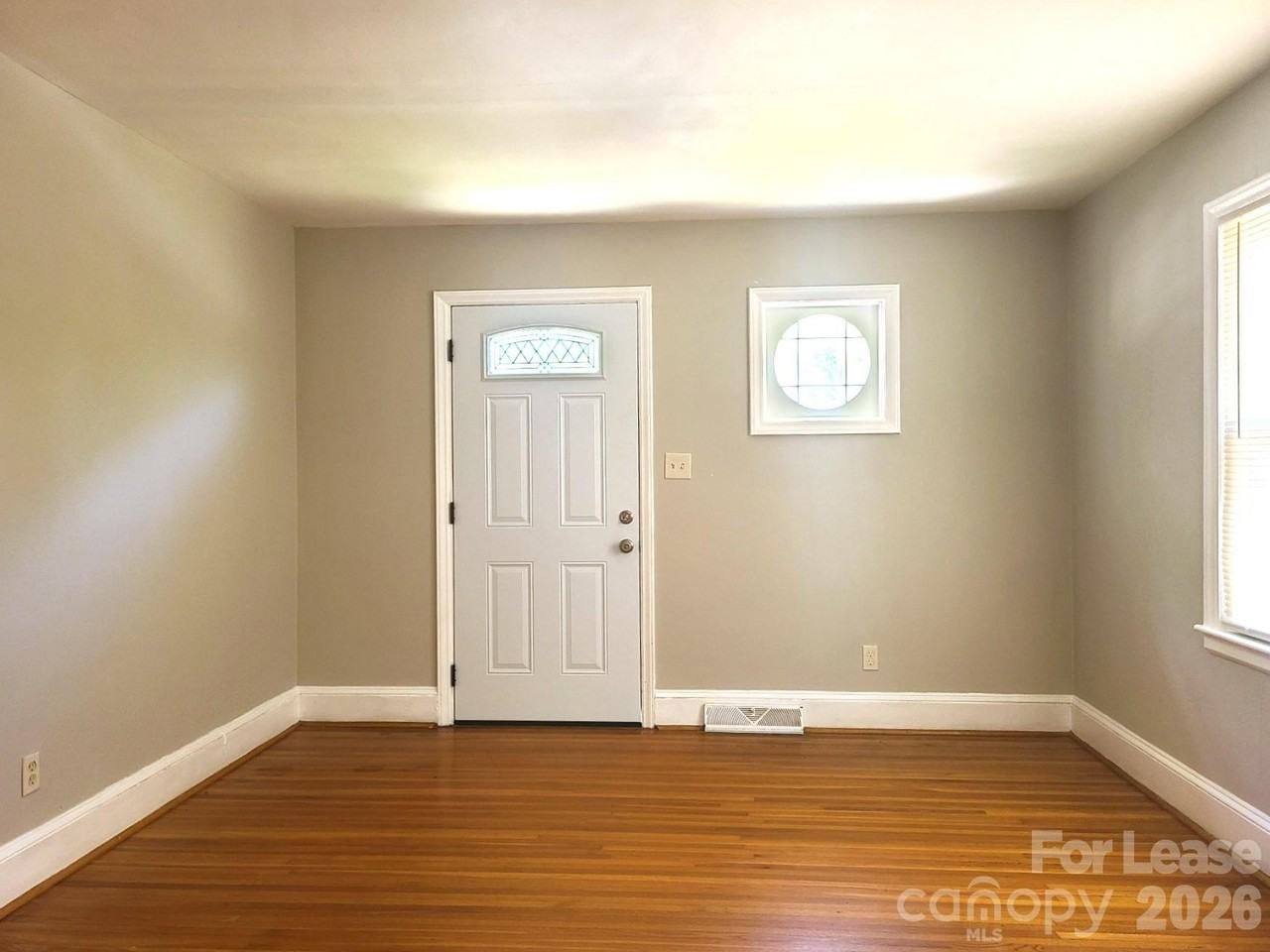 3731 Dresden Dr E - Photo 5 of 10