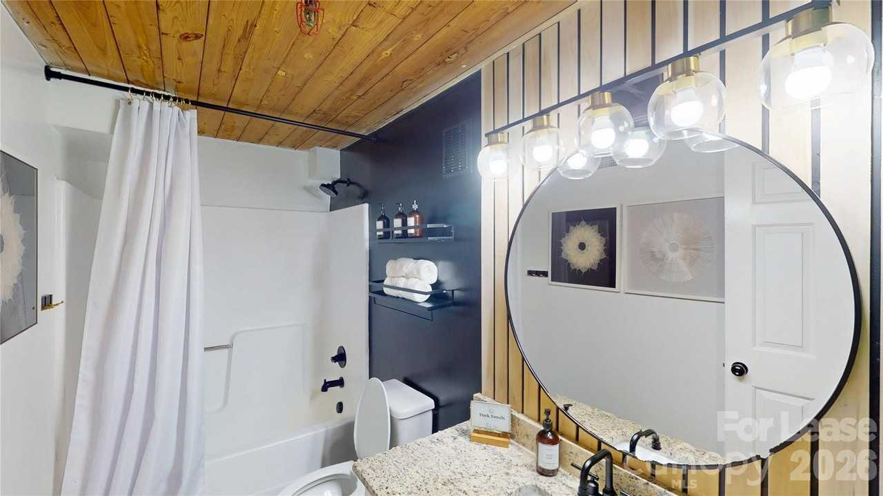 201 S Hoskins Rd - Photo 7 of 18