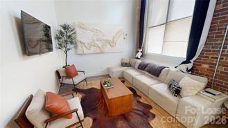 201 S Hoskins Rd - Photo 1 of 1