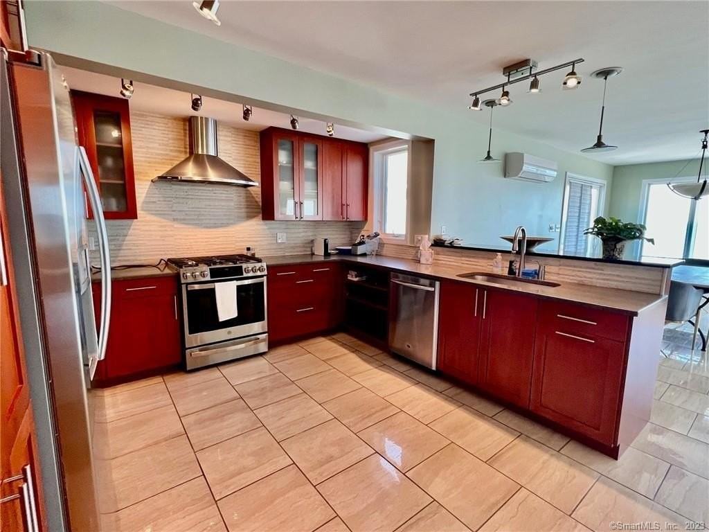 146 Middle Beach Rd - Photo 6 of 26