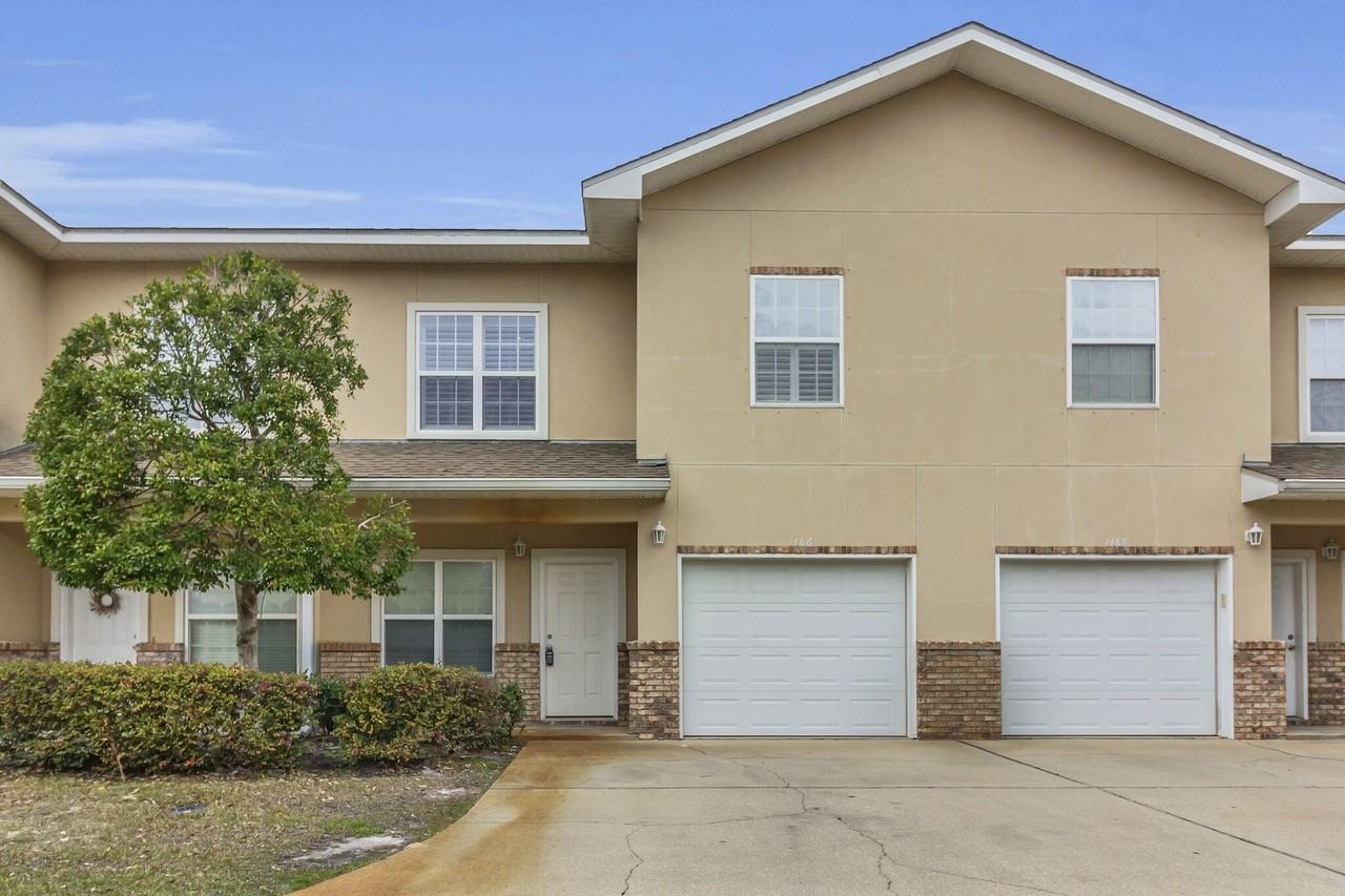 1486 Bentley Cir - Photo 2 of 36